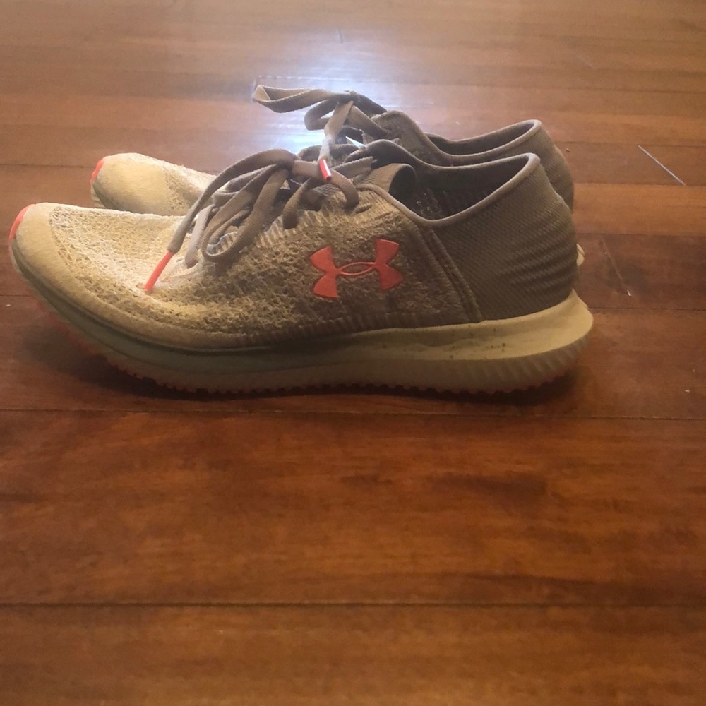 Under Armour Size 8 (fit like 7 1/2)